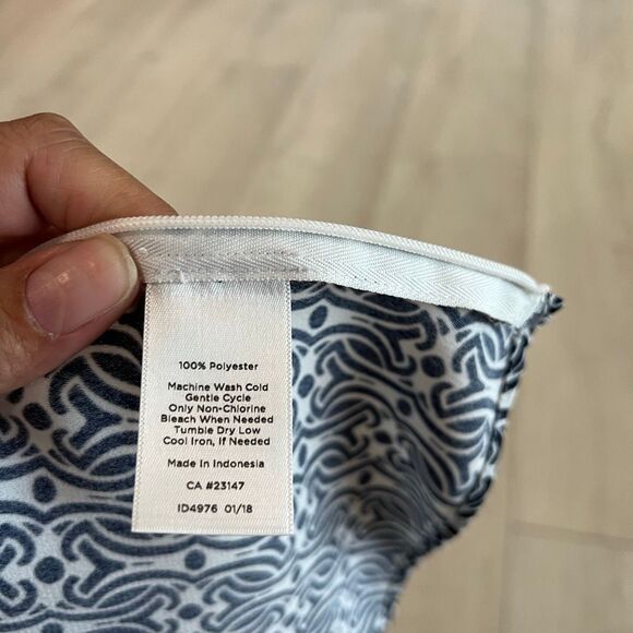 Talbots Womens Sleeveless Geometric Tie Twist Front Tank Top Blue White Size sp - Picture 7 of 7